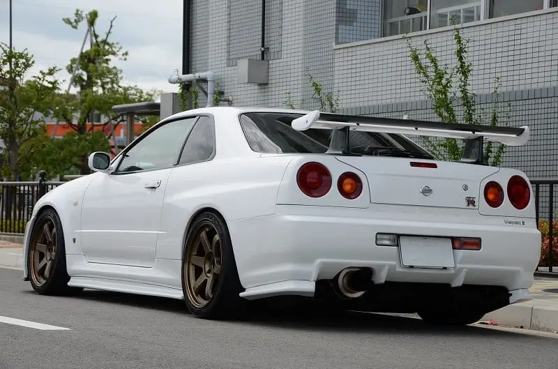 Why Nissan Skyline Gt R Series Are Illegal In Usa Pretty Motors